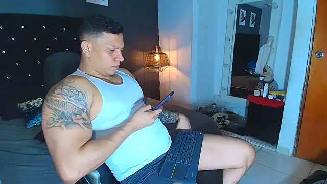 ethan dalton  online show from 11-01-25, 03:24