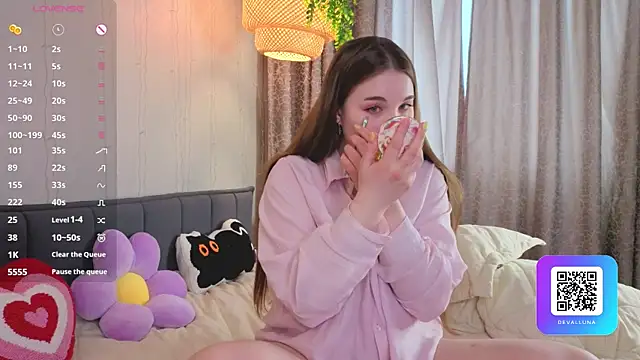 ConstanceHelms online show from 04-12-26, 05:22