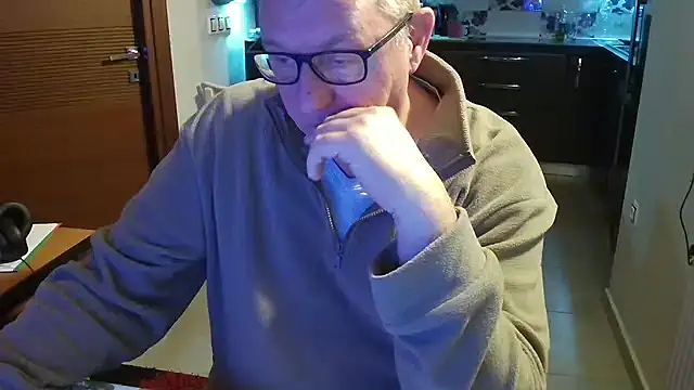 Snapshot of JamesBauer chatting on 02-07-26, 04:09 JamesBauer online show from 02-07-26, 04:09