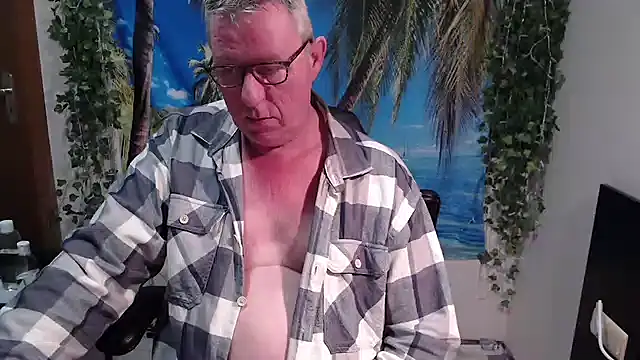 Snapshot of JamesBauer chatting on 11-30-25, 04:46 JamesBauer online show from 11-30-25, 04:46