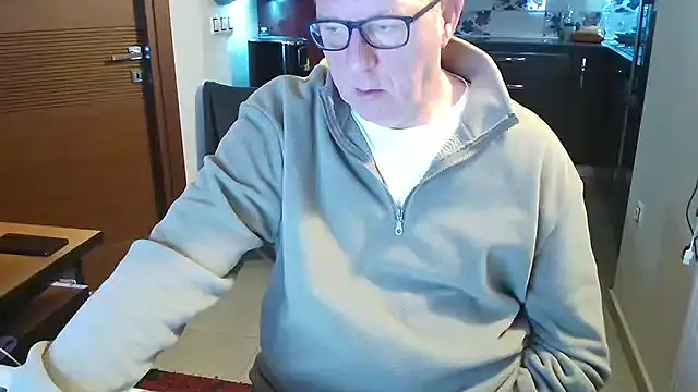 Snapshot of JamesBauer chatting on 02-04-26, 04:29 JamesBauer online show from 02-04-26, 04:29