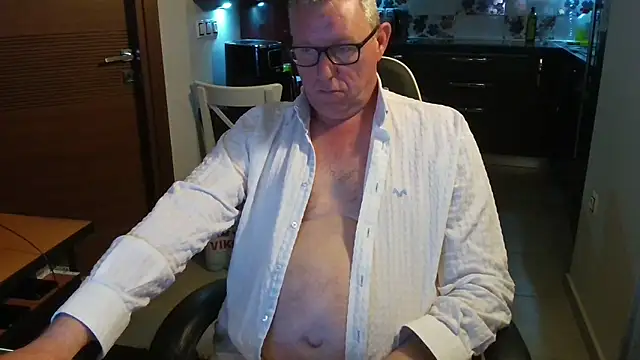 Snapshot of JamesBauer chatting on 03-01-26, 05:07 JamesBauer online show from 03-01-26, 05:07