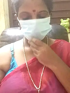 Snapshot of poojaa-rani chatting on 10-18-25, 05:04 poojaa-rani online show from 10-18-25, 05:04