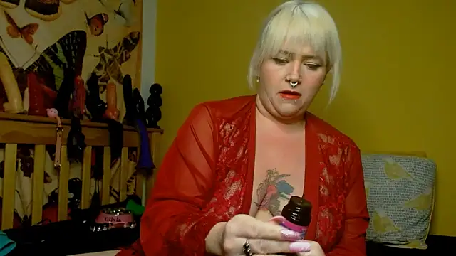 FilthyCuteOlivia online show from 12-17-25, 09:20