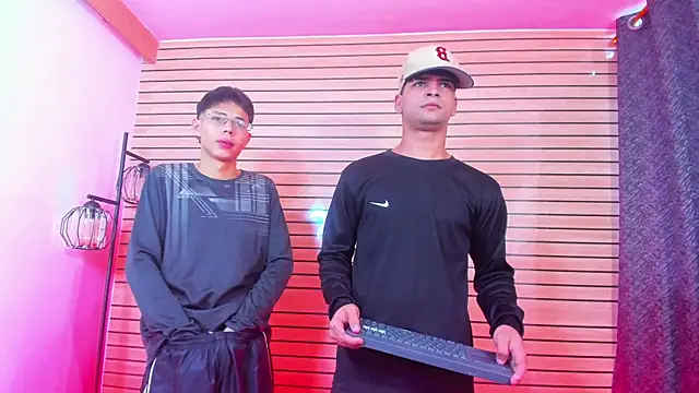 317894 online show from 04-12-26, 08:12