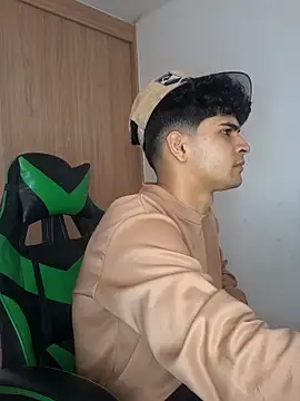 317894 online show from 03-06-26, 04:35