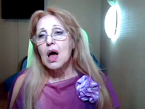 Snapshot of Margo_Sweety chatting on 03-18-25, 04:50 Margo Sweety online show from 03-18-25, 04:50