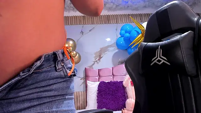 Nicolee19 online show from 10-02-25, 11:13