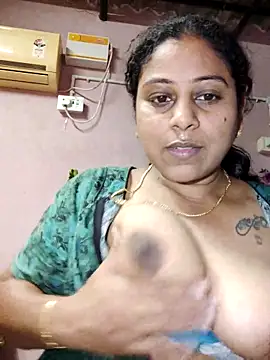 JENNIFERtamil online show from 05-18-26, 07:57