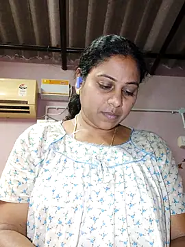 JENNIFERtamil online show from 04-25-26, 07:55