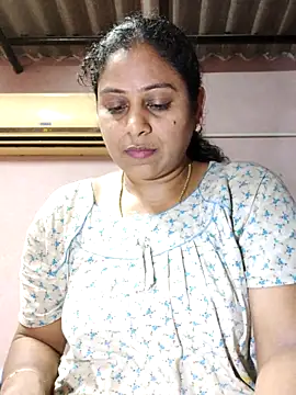JENNIFERtamil online show from 05-15-26, 07:50