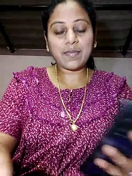 JENNIFERtamil online show from 04-24-26, 07:32