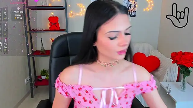 Kitti   online show from 02-16-26, 01:15