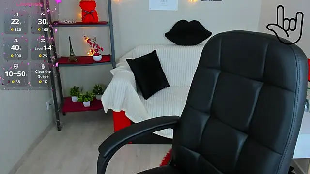 Kitti   online show from 05-13-26, 01:34