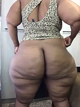 Snapshot of Elonelo chatting on 09-19-25, 05:22 Elonelo online show from 09-19-25, 05:22