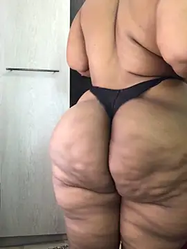 Snapshot of Elonelo chatting on 10-14-25, 06:03 Elonelo online show from 10-14-25, 06:03