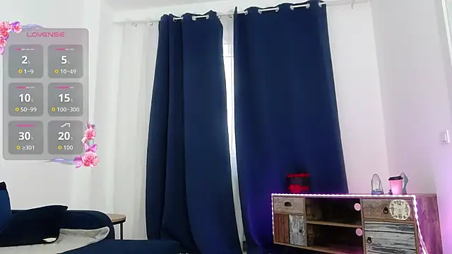 TerresaDiamond online show from 11-24-25, 06:57