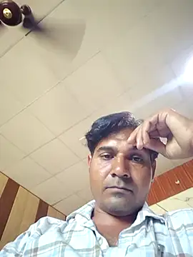 Snapshot of johnny8731 chatting on 09-20-25, 04:50 johnny8731 online show from 09-20-25, 04:50