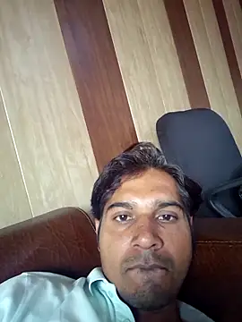 Snapshot of johnny8731 chatting on 10-22-25, 04:56 johnny8731 online show from 10-22-25, 04:56