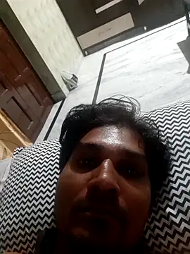 Snapshot of johnny8731 chatting on 10-17-25, 07:15 johnny8731 online show from 10-17-25, 07:15