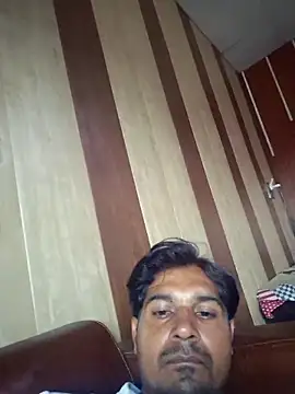 Snapshot of johnny8731 chatting on 09-28-25, 09:27 johnny8731 online show from 09-28-25, 09:27