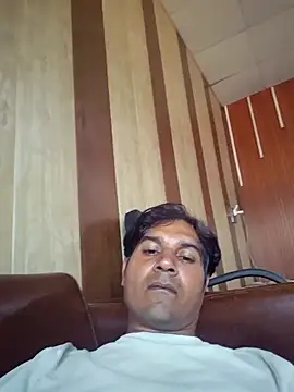 Snapshot of johnny8731 chatting on 10-12-25, 08:37 johnny8731 online show from 10-12-25, 08:37