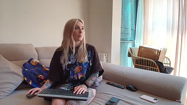 tattoobbgirl online show from 04-22-26, 02:13