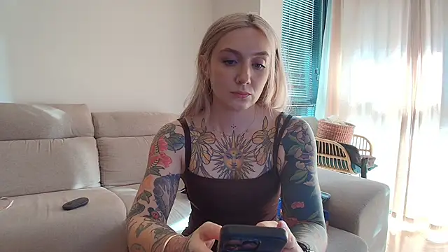 tattoobbgirl online show from 06-08-26, 03:45