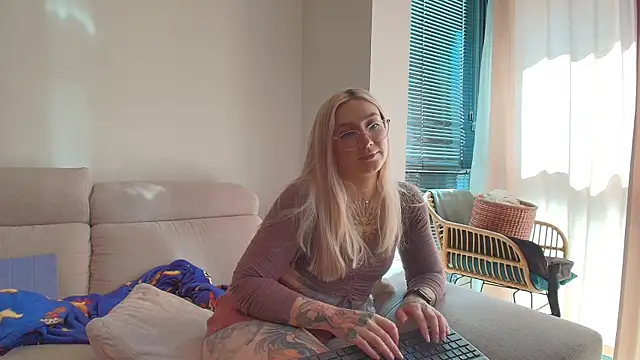 tattoobbgirl online show from 06-17-26, 03:22