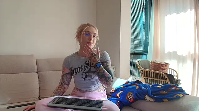 tattoobbgirl online show from 06-12-26, 03:54