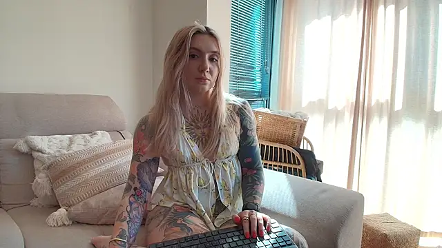 tattoobbgirl online show from 04-28-26, 03:27