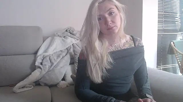 tattoobbgirl online show from 11-05-25, 12:41