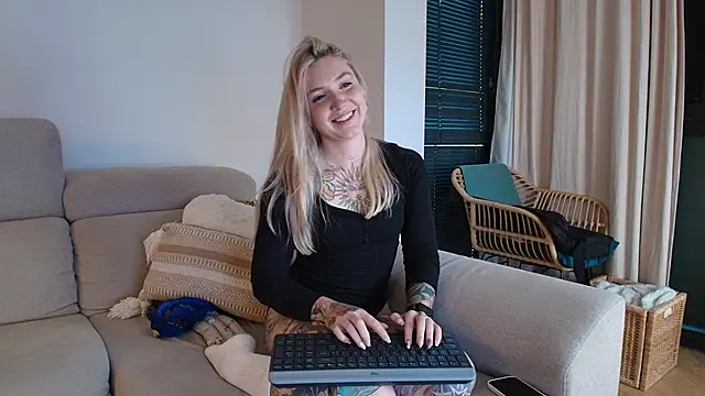 tattoobbgirl online show from 03-06-26, 05:52