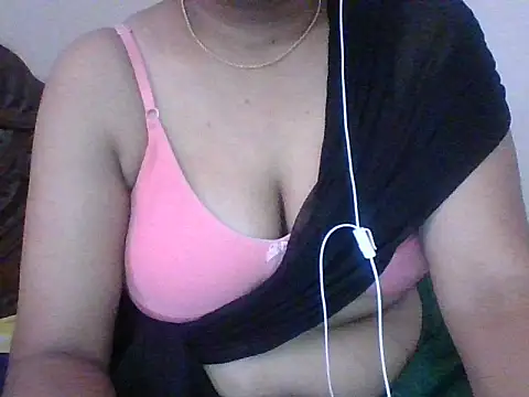 Snapshot of snehashreyatamil chatting on 10-03-25, 07:54 snehashreyatamil online show from 10-03-25, 07:54