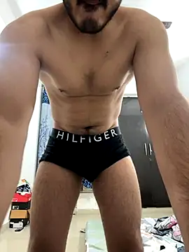 Guccilonda17 online show from 11-29-25, 06:41