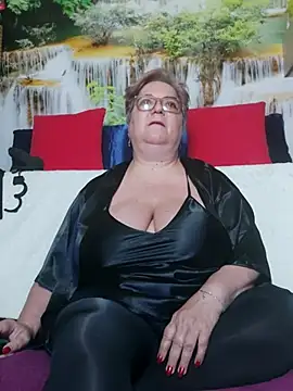 QueenPammy1 online show from 11-13-25, 05:00