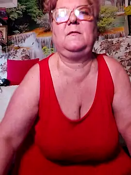 Snapshot of QueenPammy1 chatting on 10-17-25, 05:55 QueenPammy1 online show from 10-17-25, 05:55
