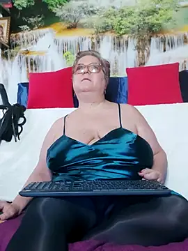 QueenPammy1 online show from 11-16-25, 06:29