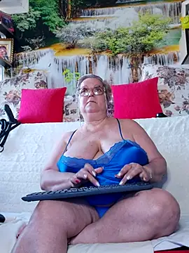 Snapshot of QueenPammy1 chatting on 09-21-25, 07:57 QueenPammy1 online show from 09-21-25, 07:57