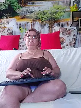 Snapshot of QueenPammy1 chatting on 09-13-25, 06:46 QueenPammy1 online show from 09-13-25, 06:46