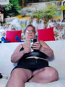 Snapshot of QueenPammy1 chatting on 09-22-25, 07:03 QueenPammy1 online show from 09-22-25, 07:03