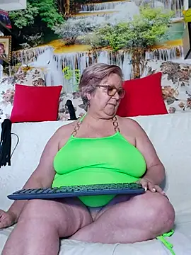 Snapshot of QueenPammy1 chatting on 09-28-25, 06:42 QueenPammy1 online show from 09-28-25, 06:42