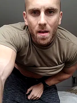 Snapshot of trainwithme chatting on 10-17-25, 07:55 trainwithme online show from 10-17-25, 07:55