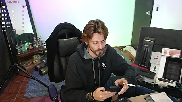 Aaron malikk online show from 10-24-25, 01:59