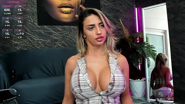Snapshot of IzabelaTessa chatting on 10-05-25, 07:26 IzabelaTessa online show from 10-05-25, 07:26
