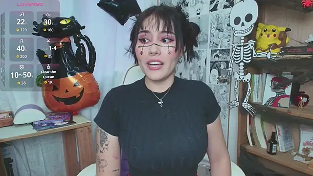 MitsuChan  online show from 10-27-25, 10:11