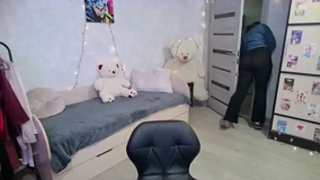 BarbiePieer online show from 11-19-25, 06:13