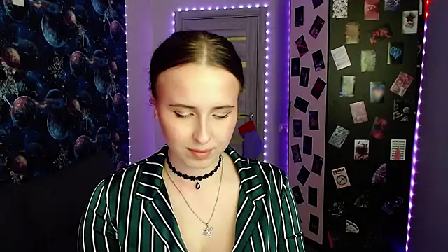 BarbiePieer online show from 12-22-25, 06:52