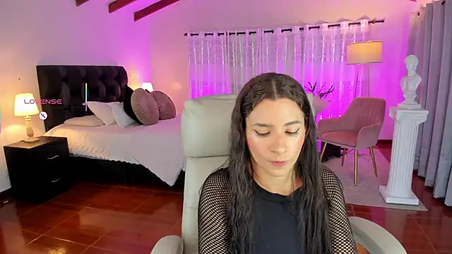 hanna mils online show from 05-30-26, 03:24