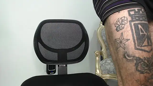 Snapshot of bigdick_monster1 chatting on 02-12-26, 12:27 bigdick monster1 online show from 02-12-26, 12:27